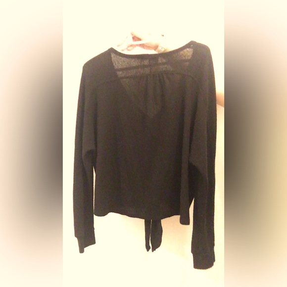 Knitted lightweight button front v-neck top - Picture 2 of 3